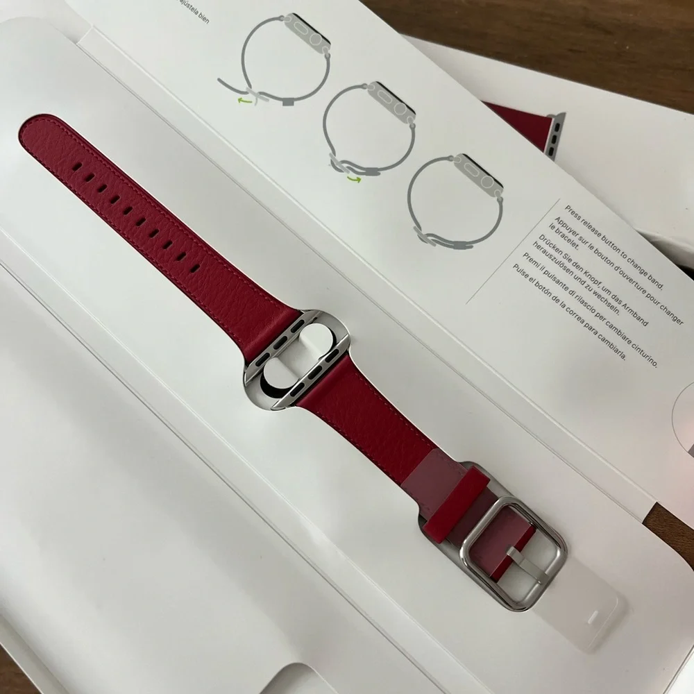 Apple Classic Stainless Steel Leather Watch Band in (PRODUCT)RED